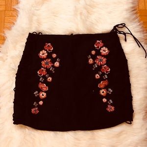 MOVING OUT SALE❗️H&M mini skirt